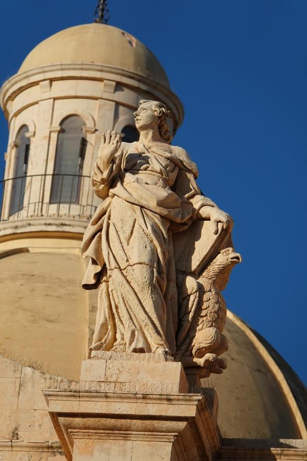 Casa Bommegna Villa Noto Exteriör bild