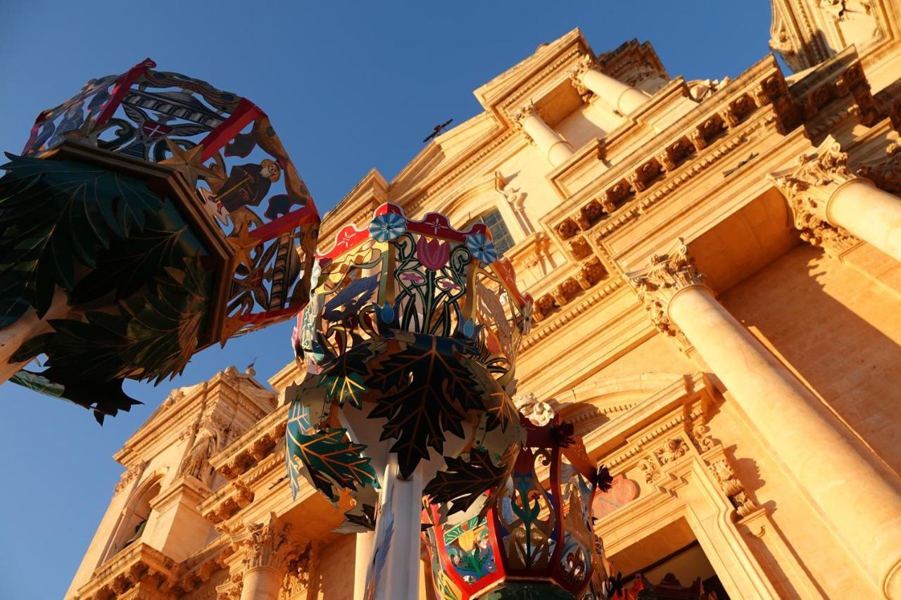 Casa Bommegna Villa Noto Exteriör bild